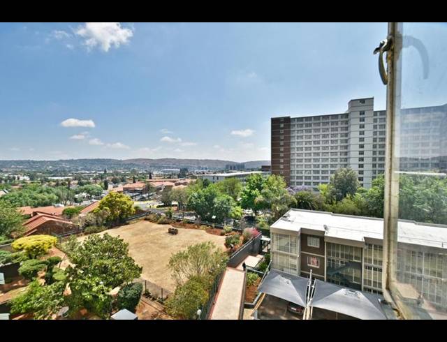 1 BEDROOM APARTMENT FOR SALE IN BEDFORD GARDENS